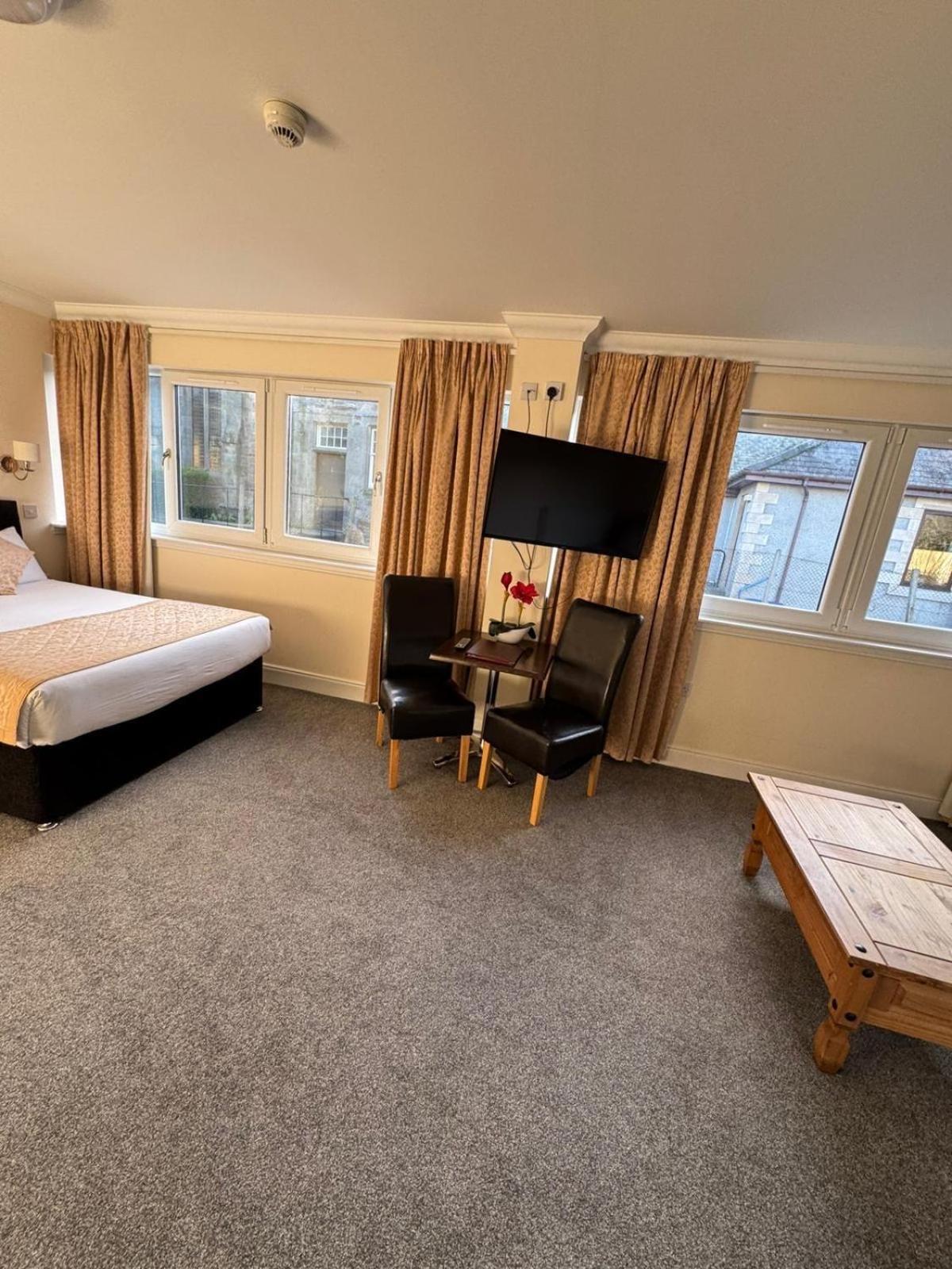 The Waverley Inn - Open for key-workers Dingwall Eksteriør bilde