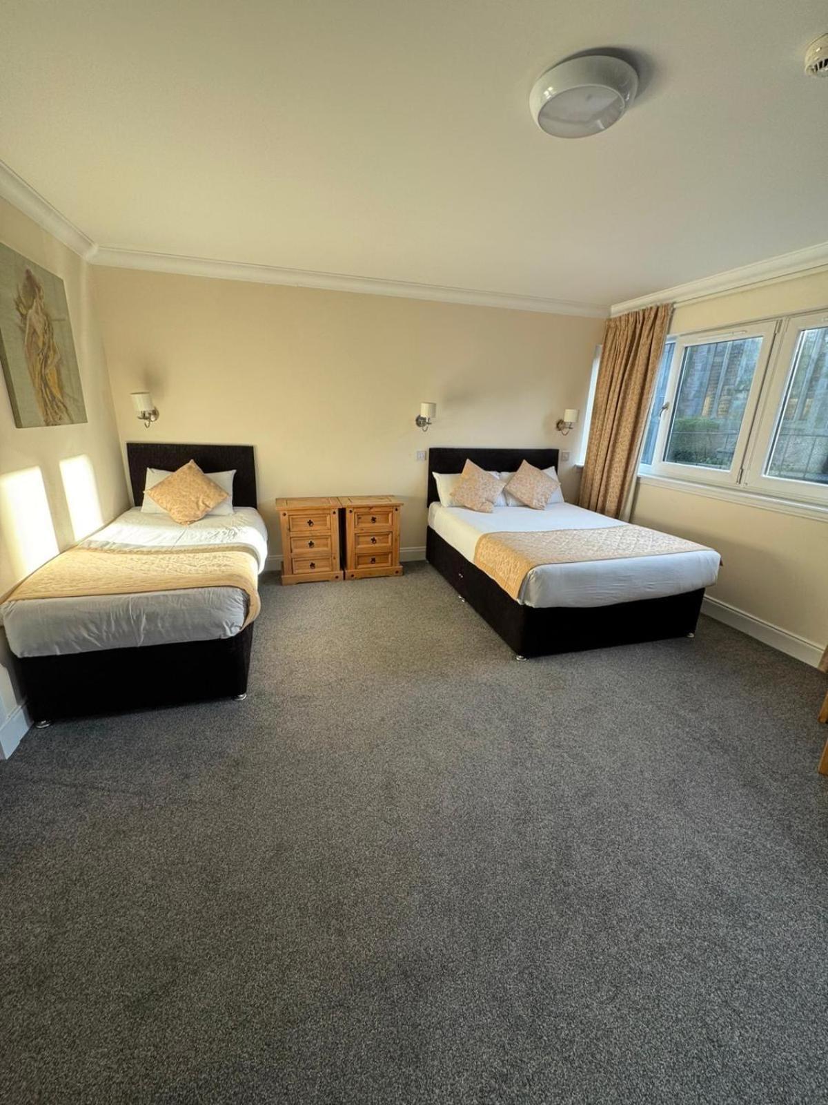 The Waverley Inn - Open for key-workers Dingwall Eksteriør bilde