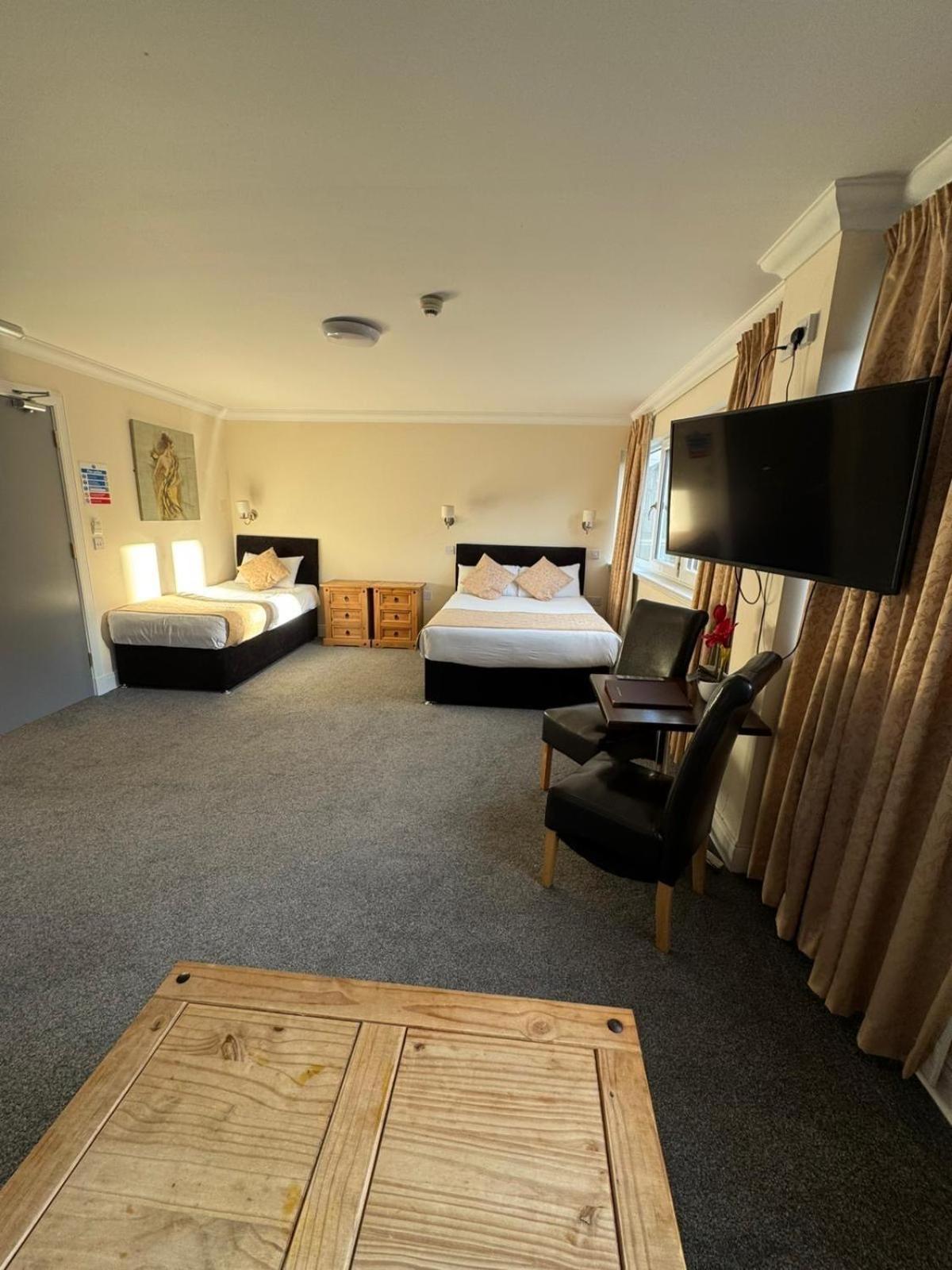 The Waverley Inn - Open for key-workers Dingwall Eksteriør bilde