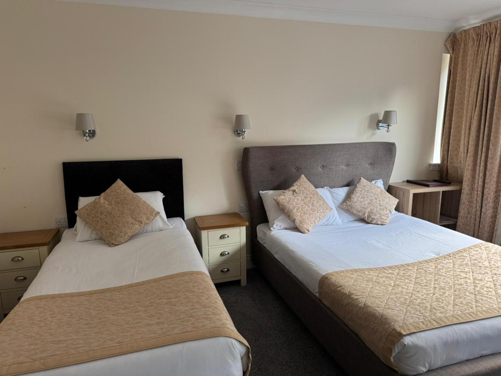 The Waverley Inn - Open for key-workers Dingwall Eksteriør bilde