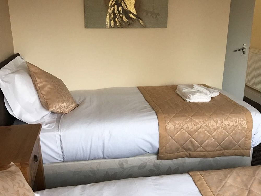 The Waverley Inn - Open for key-workers Dingwall Eksteriør bilde